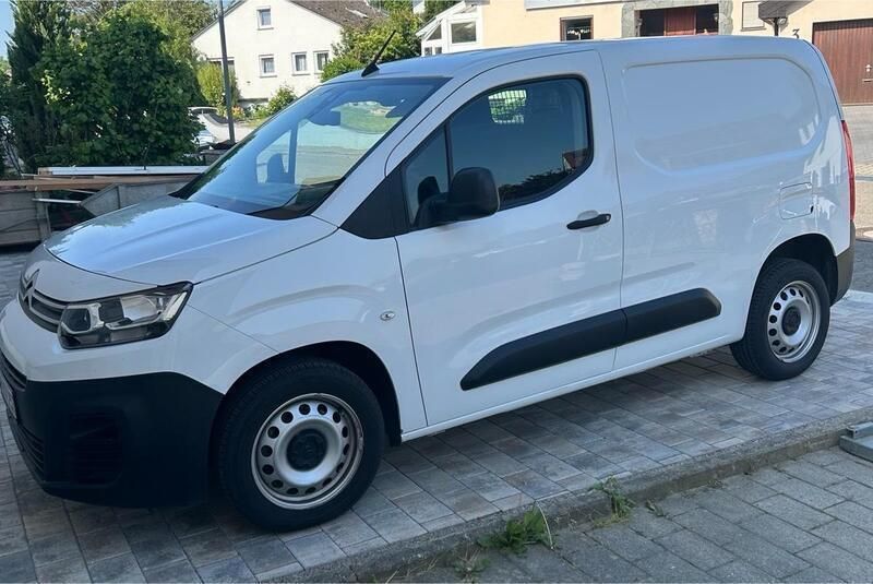 Weiß Gebraucht 2019 Citroën Berlingo Van / Kleinbus | 11.800 € - Bild 1/4