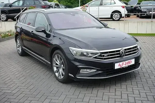 Gebraucht VW Passat R-line 190 PS (139 kW) 2022 Deep black perleffekt Kombi