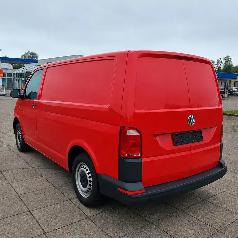 Gebraucht VW Transporter 102 PS (75 kW) 2017 Rot Van