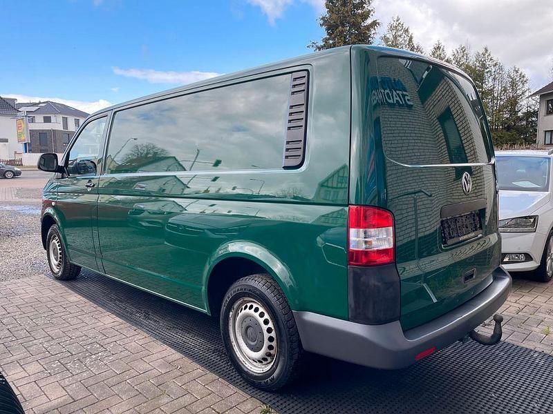 Second-hand VW Transporter 140 CP (102 kW) 2011 Verde Van
