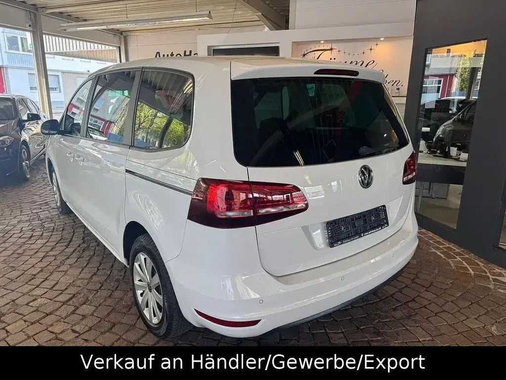 Gebraucht VW Sharan Trendline 150 PS (110 kW) 2018 Weiß Van / Kleinbus
