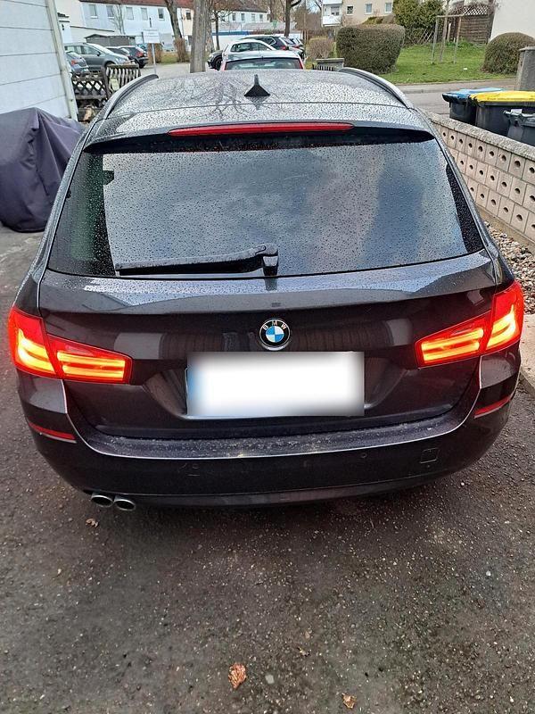Gebraucht BMW 520 190 PS (139 kW) 2012 Grau Kombi