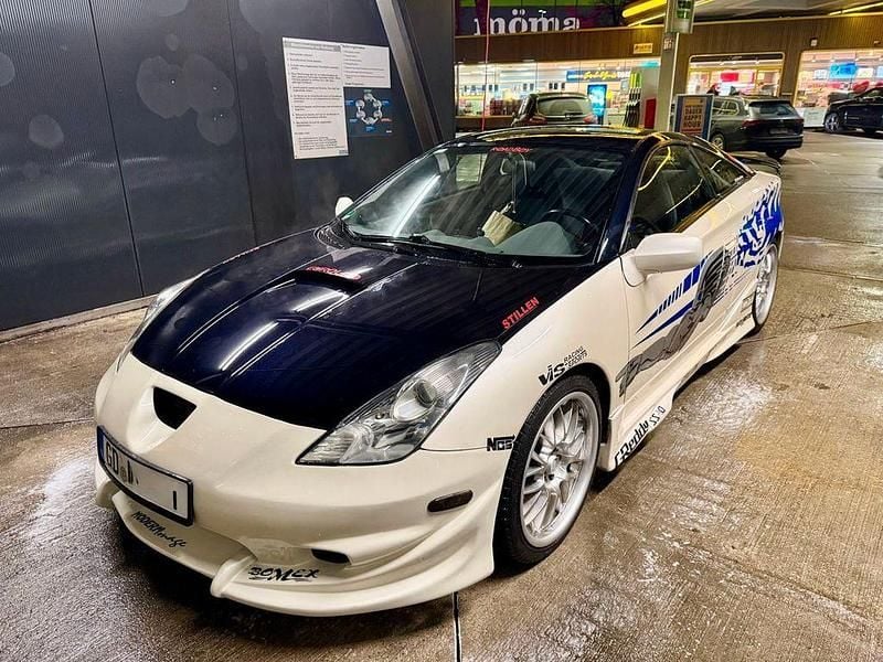 Weiß Gebraucht 2001 Toyota Celica Coupé | 9.950 € (Fairer Preis) - Bild 1/4
