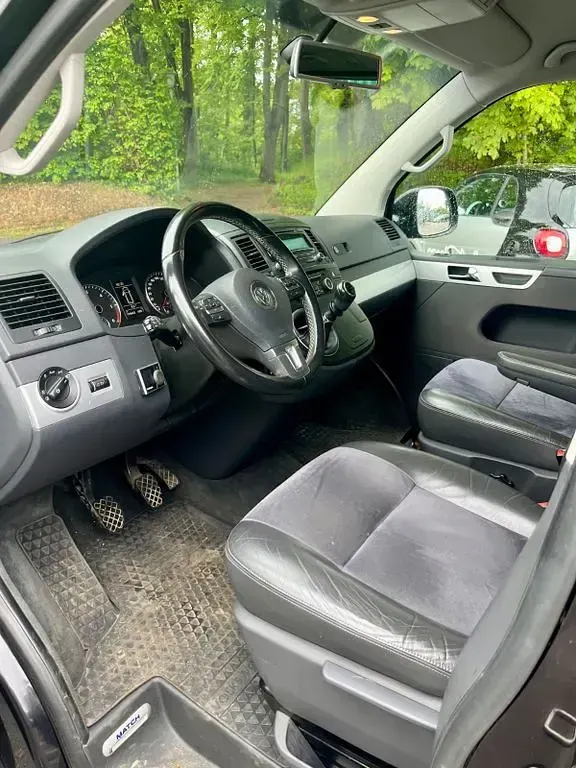 Używany VW T5 179 KM (131 kW) 2012 Czarny Van