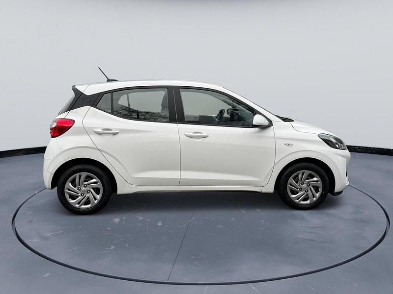 Gebraucht Hyundai i10 Select 67 PS (49 kW) 2022 Weiß Kleinwagen