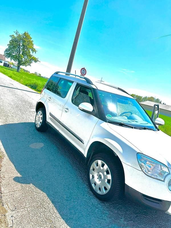 Gebraucht Skoda Yeti 110 PS (80 kW) 2012 Weiß SUV
