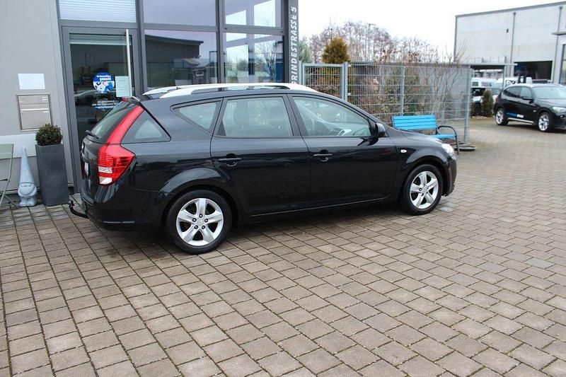 Gebraucht Kia Ceed Sportswagon 90 PS (66 kW) 2012 Schwarz Kombi