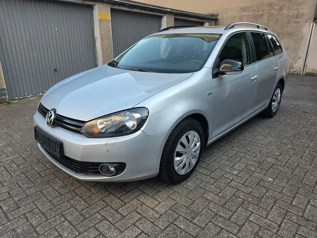 Gebraucht VW Golf VII Match 105 PS (77 kW) 2013 Silber Kombi