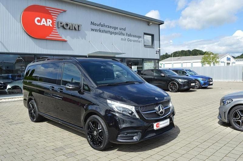 Obsidianschwarz metallic Gebraucht 2021 Mercedes V300 AMG Van / Kleinbus | 61.990 € (Fairer Preis) - Bild 1/4