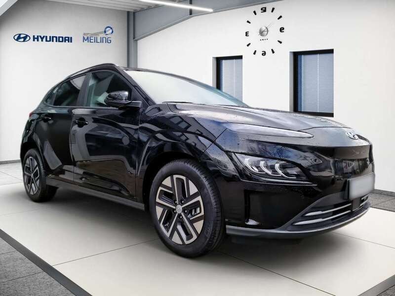 Phantom black Gebraucht 2023 Hyundai Kona Advantage SUV | 25.500 € (Etwas zu teuer) - Bild 1/4