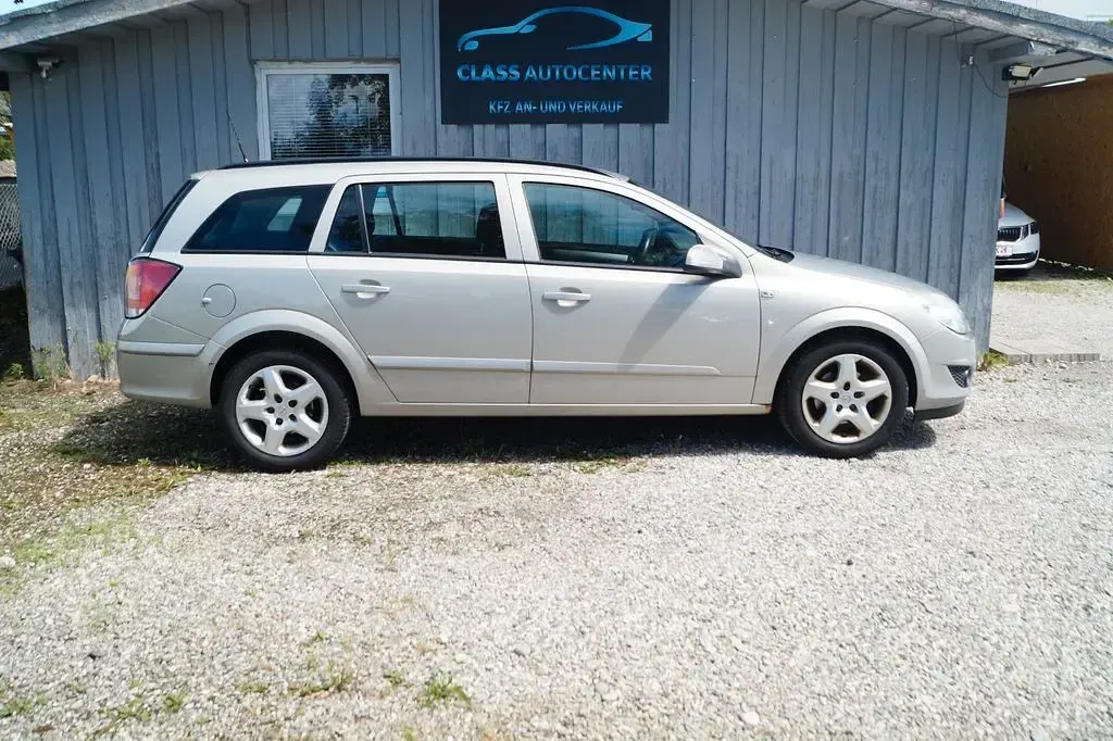Gebraucht Opel Astra Edition 116 PS (85 kW) 2007 Pannacotta m2 Limousine