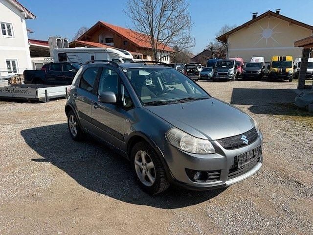 Usado Suzuki SX4 107 HP (78 kW) 2008 Cinzento Sedan
