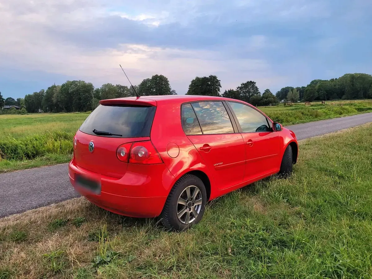Gebraucht VW Golf VI United 80 PS (58 kW) 2008 Rot Kleinwagen