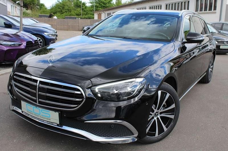 Ung. schwarz unilack Gebraucht 2023 Mercedes E220 Exclusive Kombi | 34.980 € (Fairer Preis) - Bild 1/4
