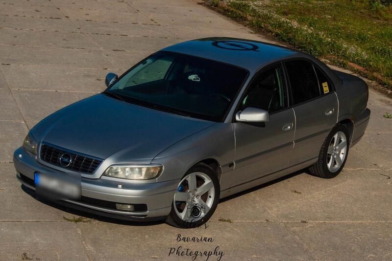 Silber Gebraucht 2000 Opel Omega Limousine | 500 € (Fairer Preis) - Bild 1/4