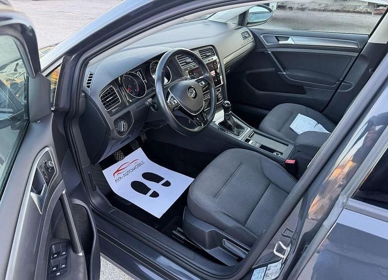 Gebraucht VW Golf VII 116 PS (85 kW) 2019 Grau Limousine
