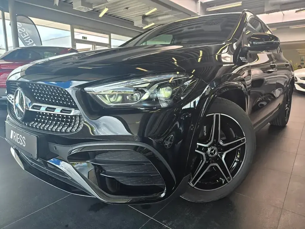 Gebraucht Mercedes GLA200 AMG 163 PS (119 kW) 2026 Unilack nachtschwarz SUV