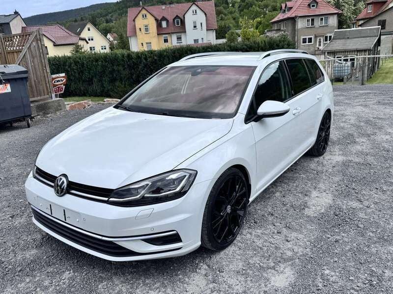 Oryxweiß perlmutteffekt Gebraucht 2018 VW Golf VII Sound Kombi | 14.990 € (Fairer Preis) - Bild 1/4