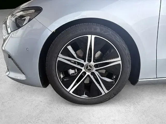 Gebraucht Mercedes B200 163 PS (119 kW) 2026 Kleinwagen