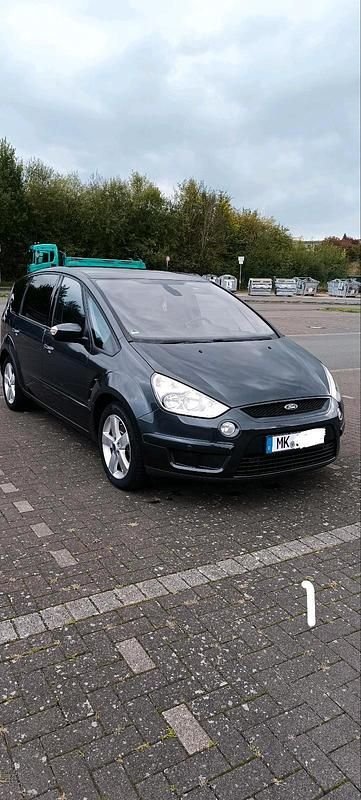 Grau Gebraucht 2010 Ford S-MAX S Van / Kleinbus | 5.200 € (Teuer) - Bild 1/4