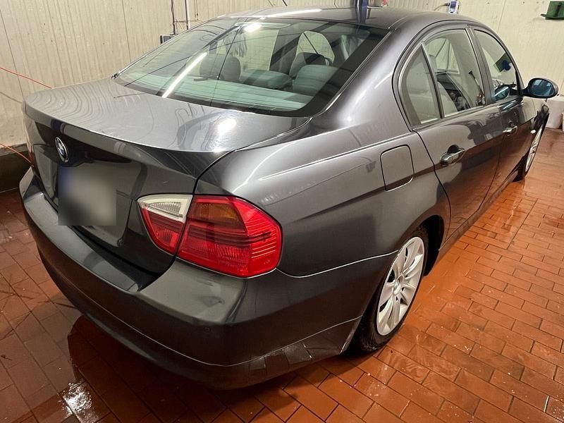 Second-hand BMW 320 Performance 150 CP (110 kW) 2005 Gri Berlinǎ