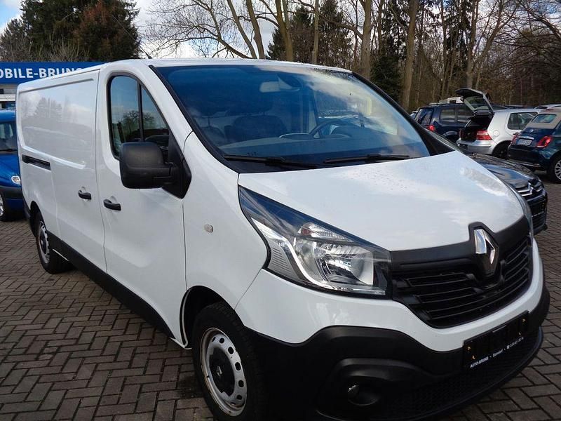Gebraucht Renault Trafic Komfort 120 PS (88 kW) 2018 Weiß Van / Kleinbus