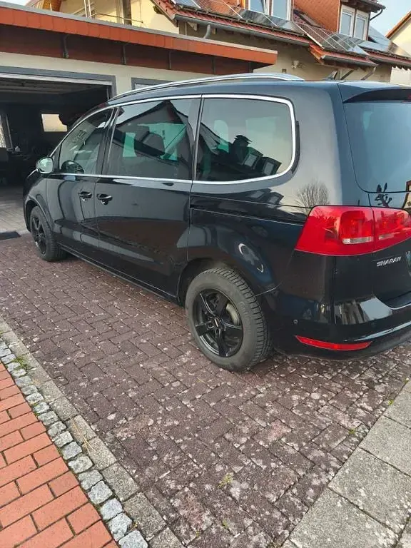 Brugt VW Sharan Highline 140 HK (102 kW) 2013 Sort MPV
