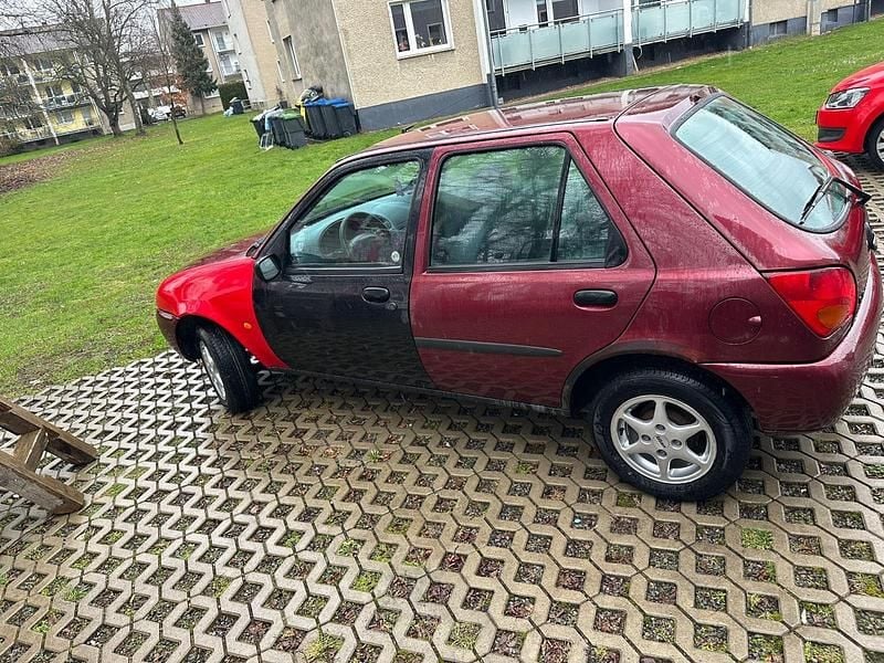 Gebraucht Ford Fiesta 60 PS (44 kW) 1998 Rot Kleinwagen