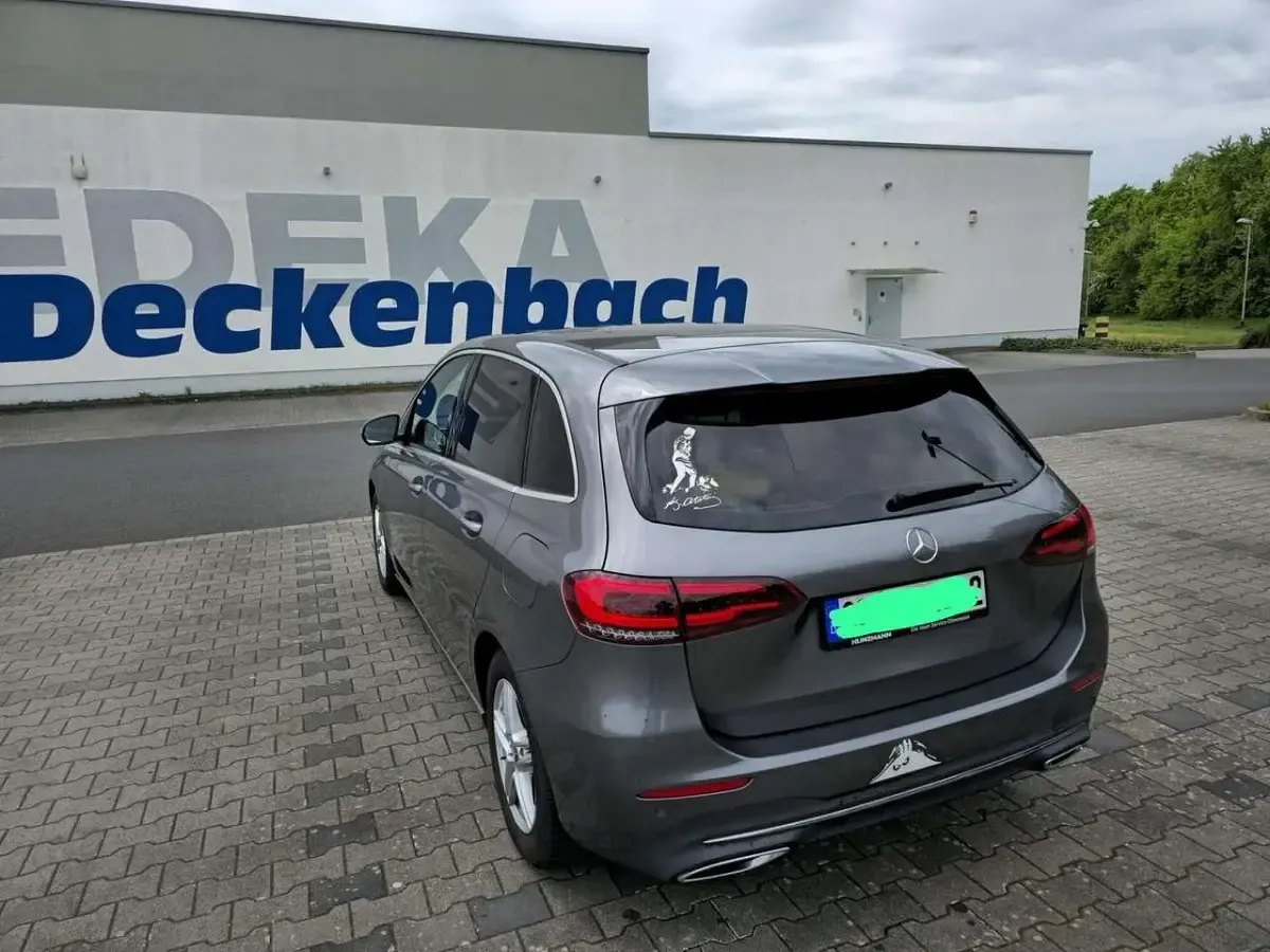 Gebraucht Mercedes B200 163 PS (119 kW) 2020 Grau Kleinwagen