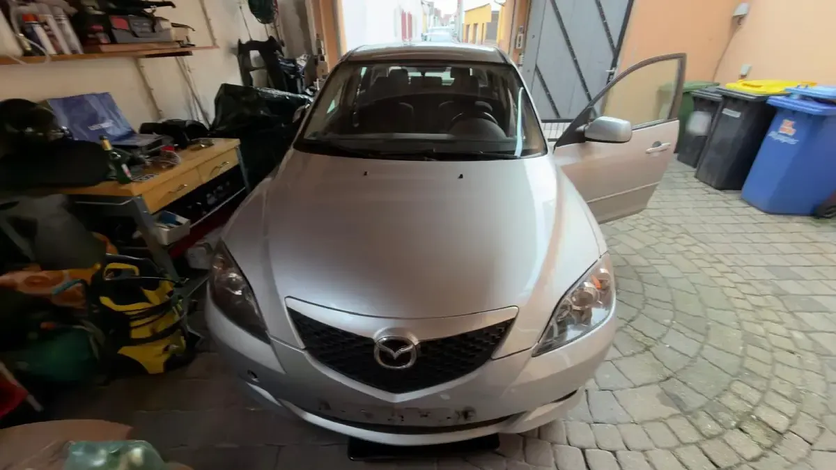 Usata Mazda 3 104 CV (76 kW) 2006 Argento Utilitaria