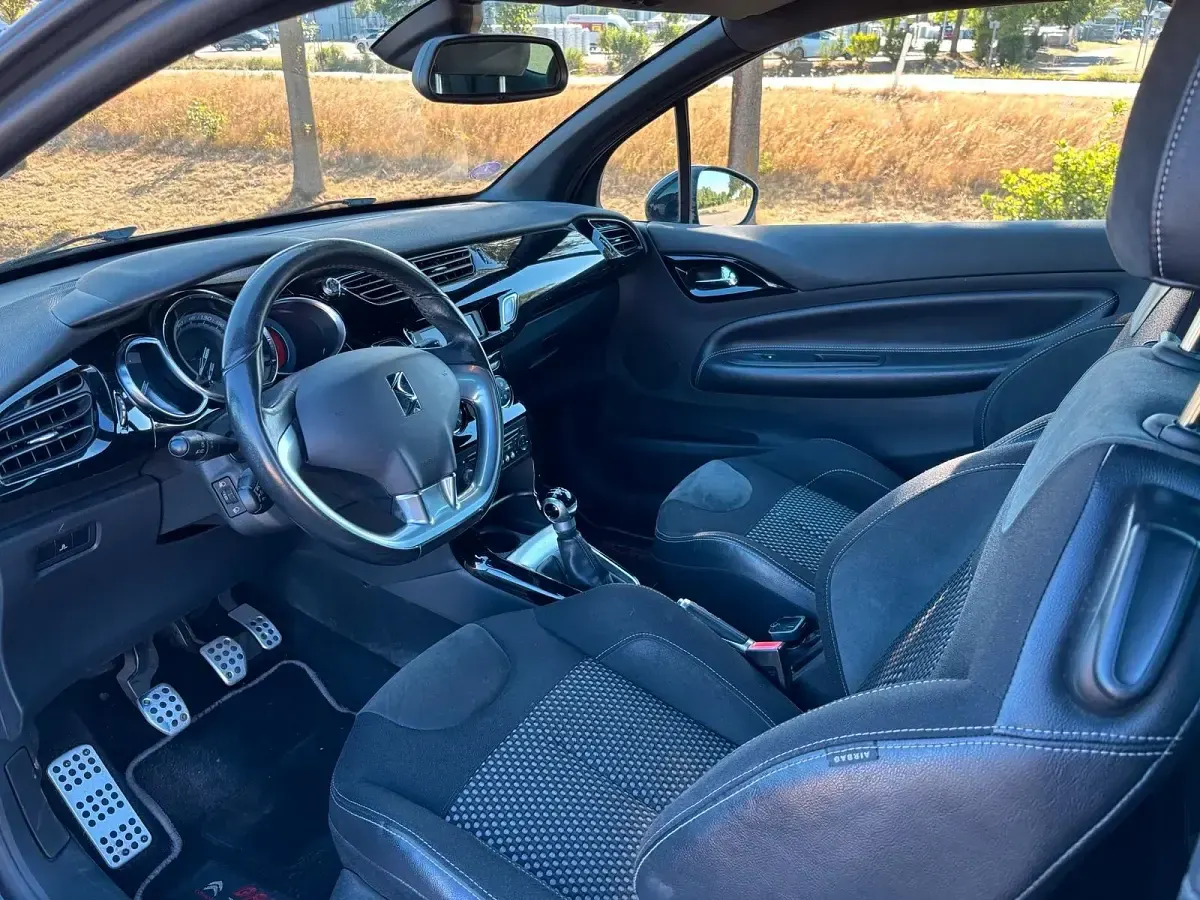 Gebraucht Citroën DS3 120 PS (88 kW) 2011 Grau Kleinwagen