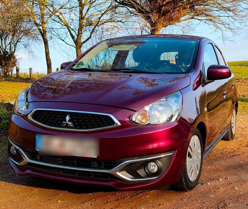 Rot Gebraucht 2017 Mitsubishi Space Star Diamant Edition Kleinwagen | 4.100 € (Fairer Preis) - Bild 1/4