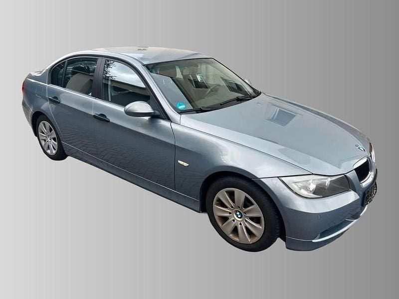 Gebraucht BMW 320 150 PS (110 kW) 2005 Blau Limousine