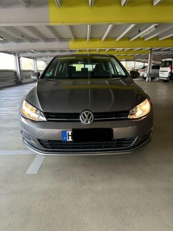 Grau Gebraucht 2016 VW Golf VII LOUNGE Limousine | 11.000 € (Guter Preis) - Bild 1/4