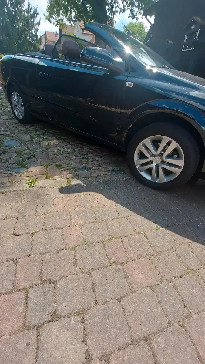 Gebraucht Opel Astra Cosmo 140 PS (102 kW) 2008 Schwarz Cabrio