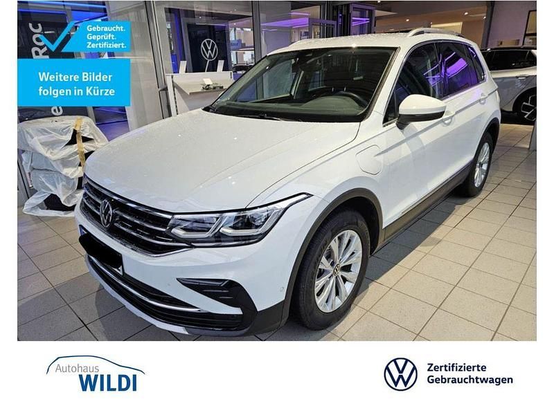 Weiß Gebraucht 2022 VW Tiguan Elegance SUV | 28.490 € (Guter Preis) - Bild 1/2