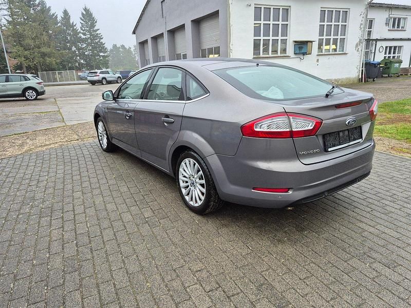 Braun Gebraucht 2012 Ford Mondeo Limousine | 3.100 € (Fairer Preis) - Bild 1/4