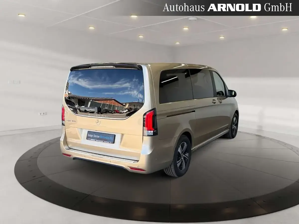 Gebraucht Mercedes EQV300 150 kW (204 PS) 2025 Kalaharigold Van / Kleinbus