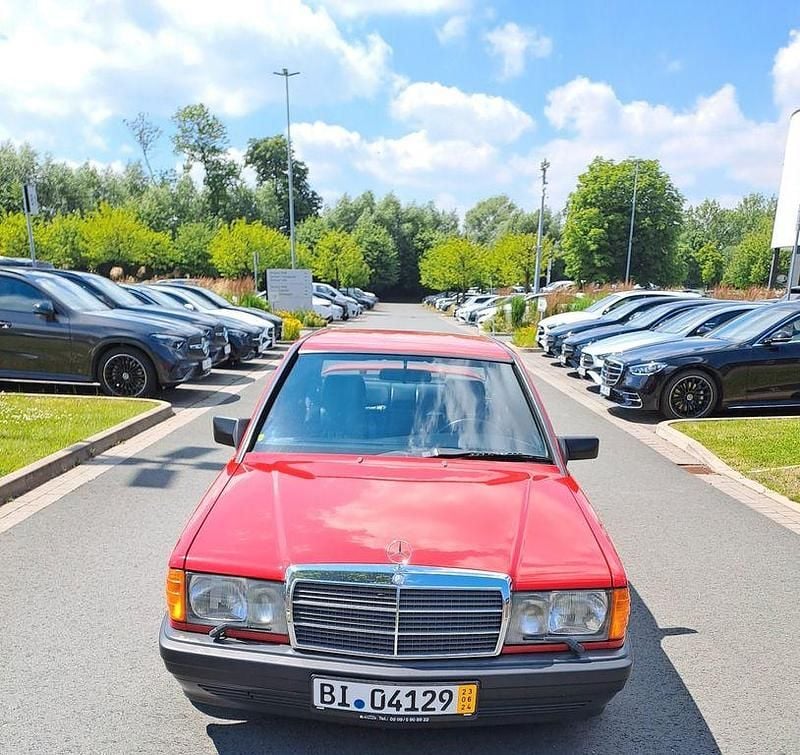 Rot Gebraucht 1987 Mercedes 190 Limousine | 14.900 € - Bild 1/4