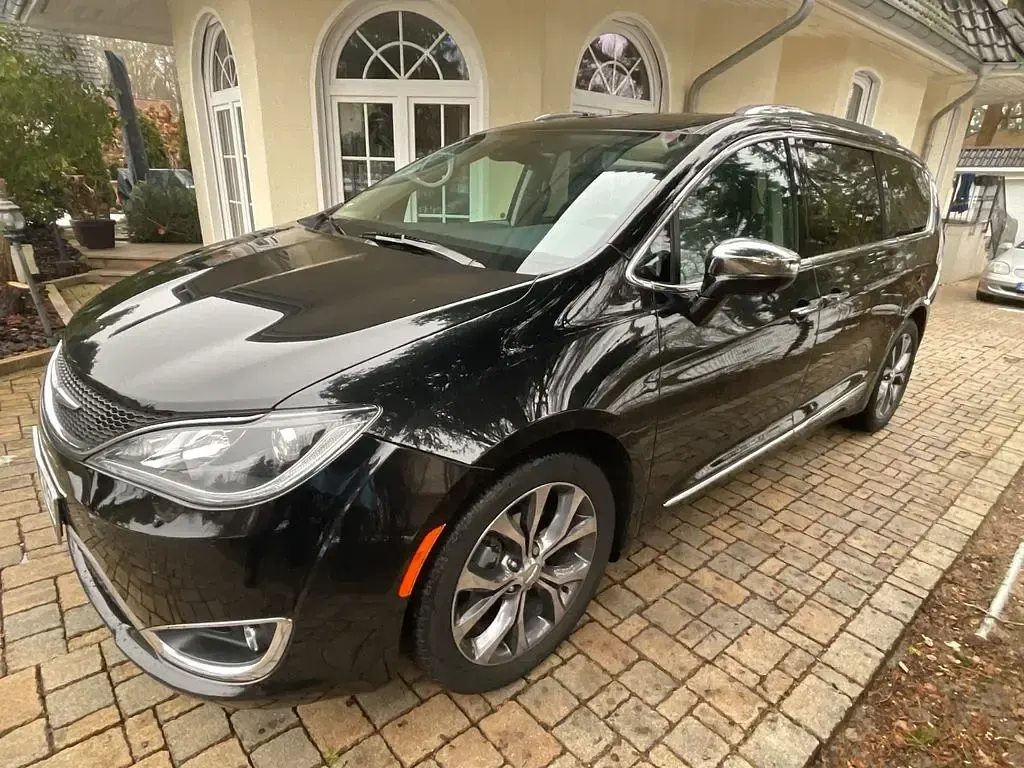Gebraucht Chrysler Pacifica Limited 291 PS (214 kW) 2017 Schwarz Van / Kleinbus