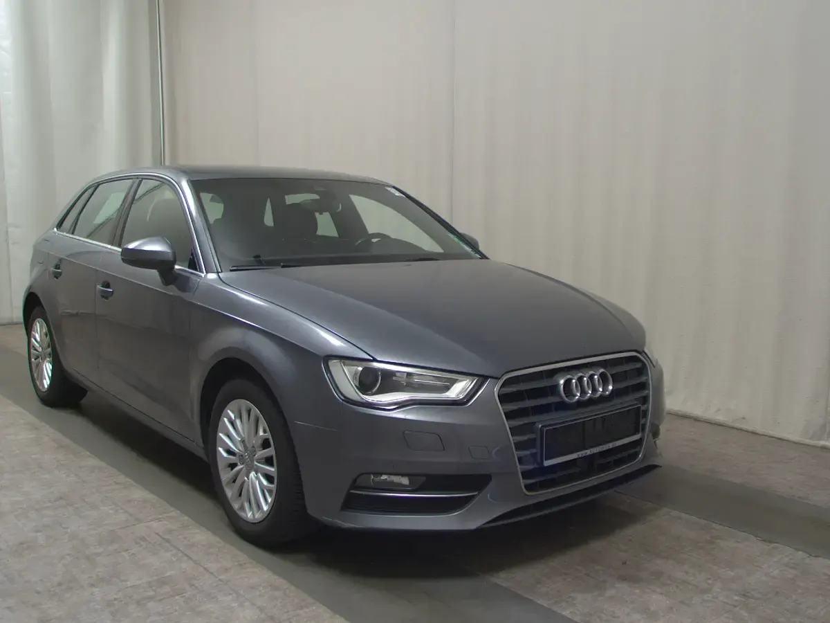 Gebraucht Audi A3 Ambiente 122 PS (89 kW) 2013 Monsungrau metallic Limousine