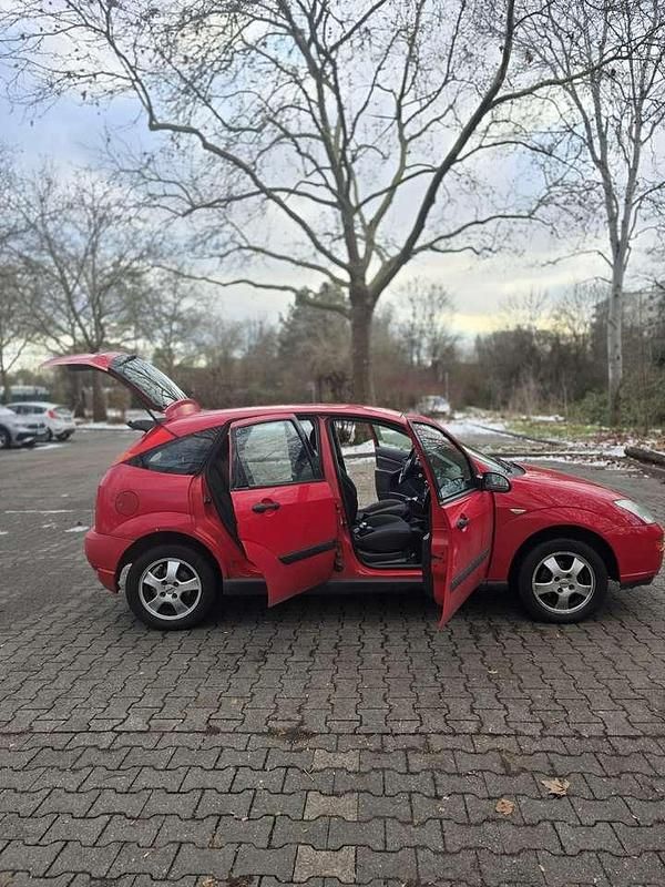 Gebraucht Ford Focus Ghia 101 PS (74 kW) 2000 Rot Limousine