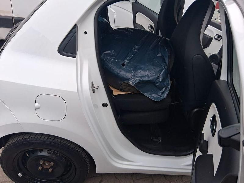 Gebraucht Renault Twingo Experience 69 PS (50 kW) 2016 Crystal weiss Kleinwagen