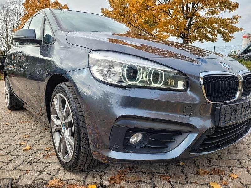 Grau Gebraucht 2016 BMW 220 Advantage Kombi | 10.900 € (Superpreis) - Bild 1/4
