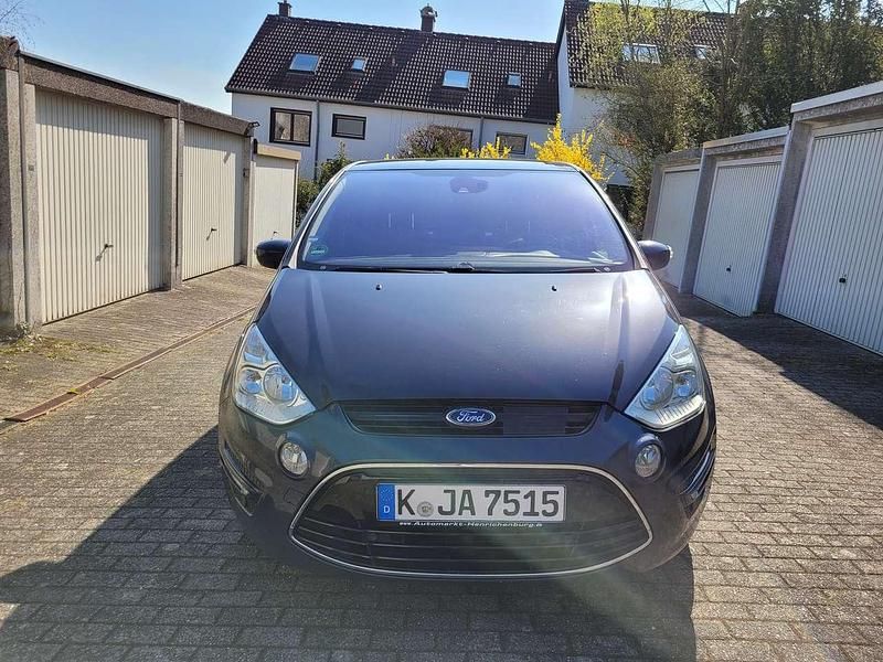Gebraucht Ford S-MAX Titanium 163 PS (119 kW) 2014 Grau Van / Kleinbus