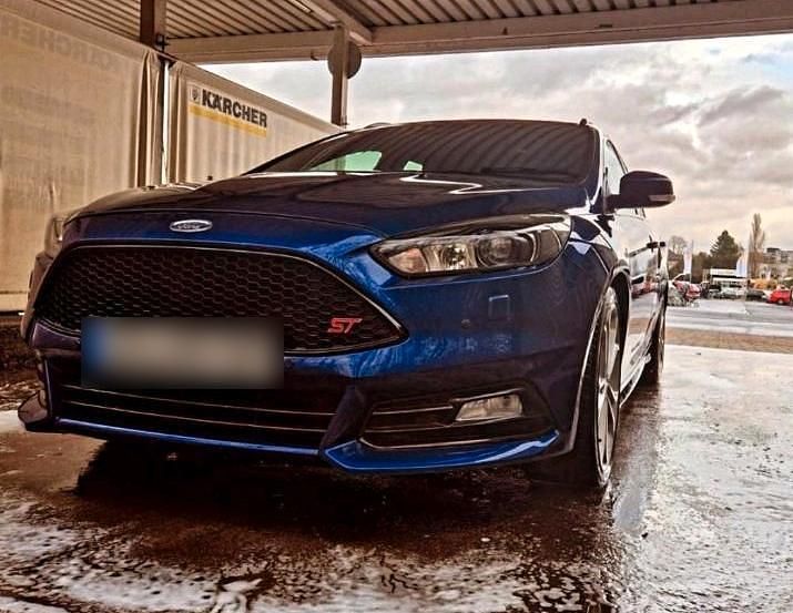 Usata Ford Focus ST 185 CV (136 kW) 2017 Blu Station wagon