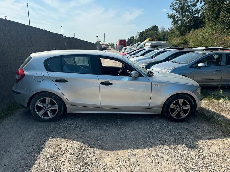 Gebraucht BMW 116 116 PS (85 kW) 2005 Silber Kleinwagen