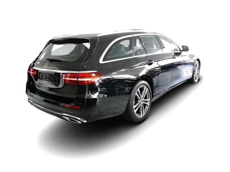 Gebraucht Mercedes E400 Avantgarde 330 PS (242 kW) 2023 Schwarz
