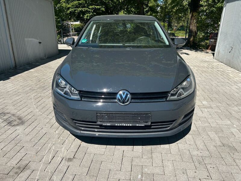 Grau Gebraucht 2013 VW Golf VII Limousine | 7.999 € (Guter Preis) - Bild 1/4