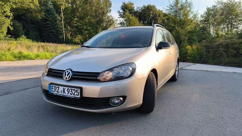 Gold Gebraucht 2013 VW Golf VII Match Kombi | 5.800 € (Superpreis) - Bild 1/4